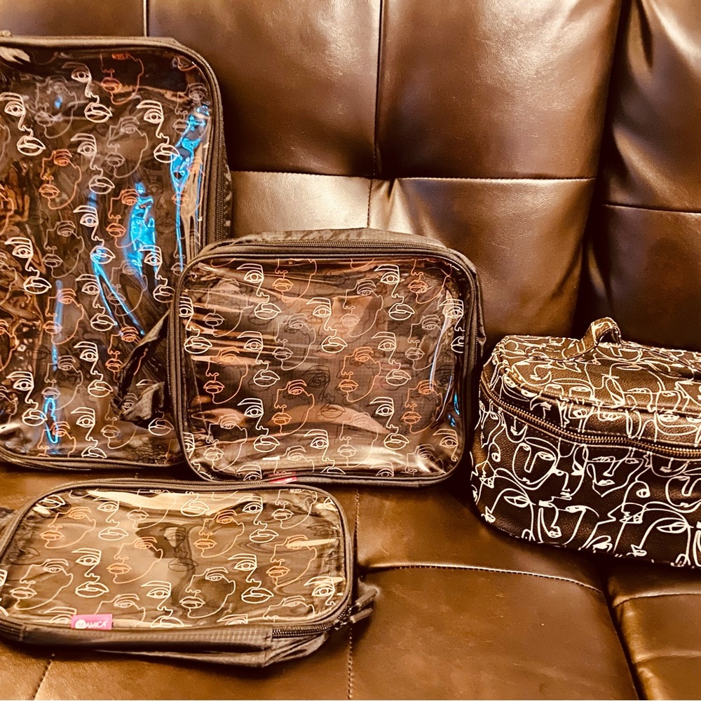 Amika Face / Esthetic Travel / Skincare / Cosmetic Set